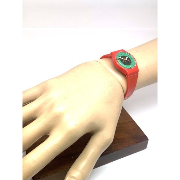 Swatch Women's Kids Watch LR106 Radar Swiss Quartz Green Dial Red Rubber 25mm - Picture 4 of 14